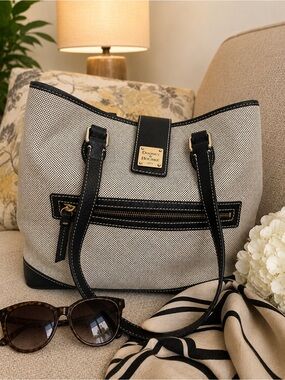 Dooney & Bourke Classic Cabriolet Shopper Tote Woven Black & White Y2K